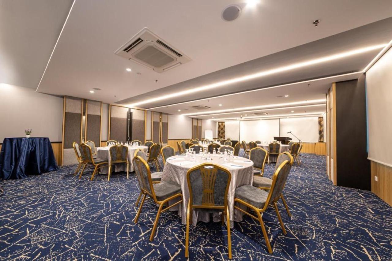 Fives Hotel Johor Bahru City Centre Exterior photo
